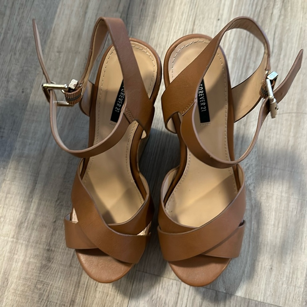 Forever 21  platform. Great condition like new . Worn twice .